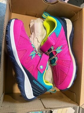 Merrell Ridge Trek Pink Kids Hiking / Trail Sneakers – Size 3M